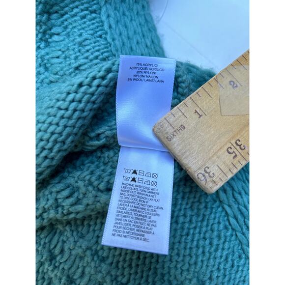 Lucky Green V Neck Cable Knit Sweater Oversize Split Slit Sides Size Large NWT - Picture 8 of 8